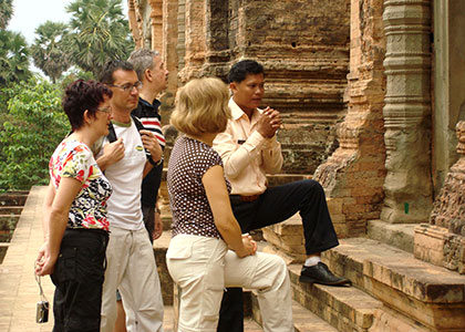 Tour Guide in Prasat Kravan