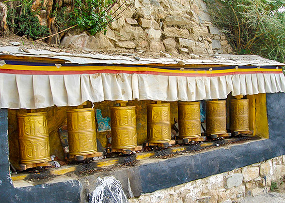 Prayer Wheel in Ghorepani Village 