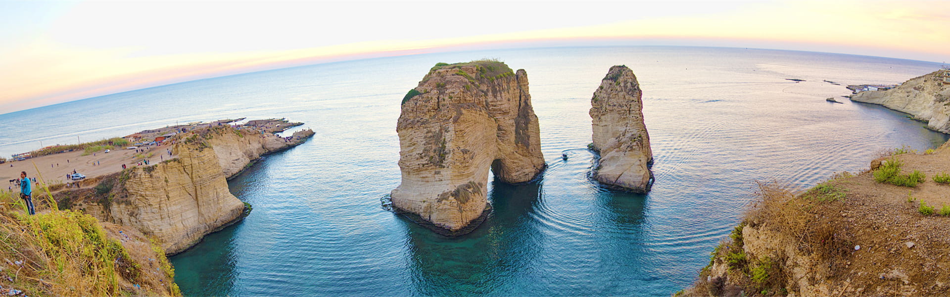 Raouche Rocks, Beirut