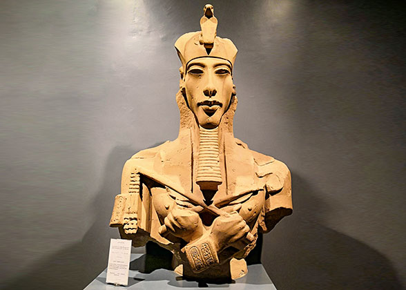 King Akhenaton