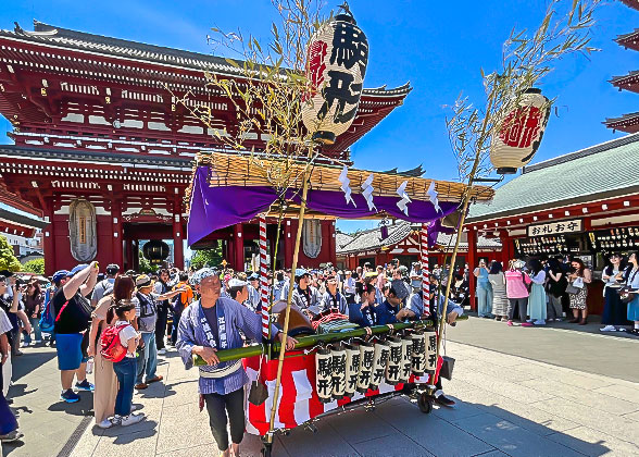 Senso-ji Streetscape