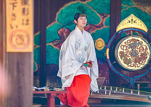 Working female priest at Fushimi Inari Taisha