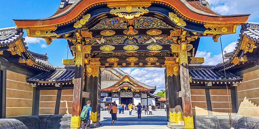 Karamon Gate, the grand entrance