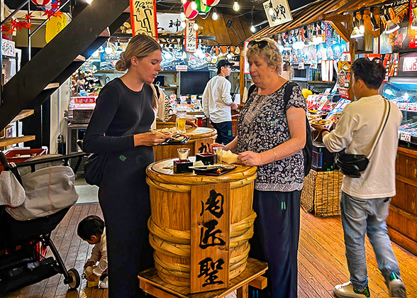 Places offered for tourists to eat
