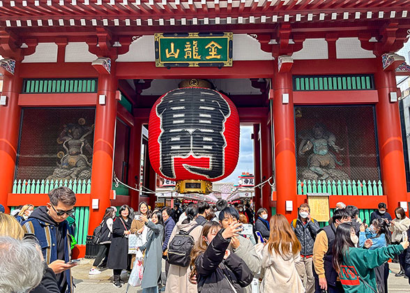 Thunder Gate of Senso-ji Temple
