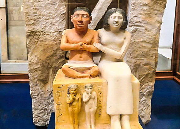 Statues of A Noble Family