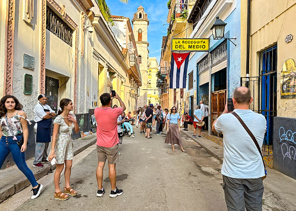 La Bodeguita del Medio, Hemingway's Favourite Bar