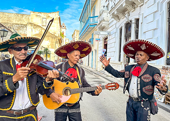 Street Performers in the Old Town