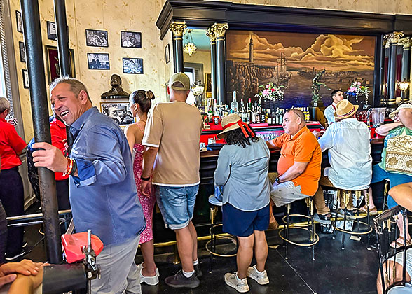 La Bodeguita del Medio, Hemingway's Favourite Bar