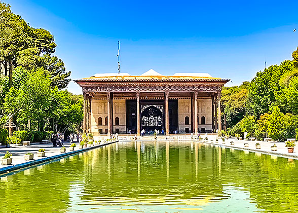 Chehel Sotun Palace