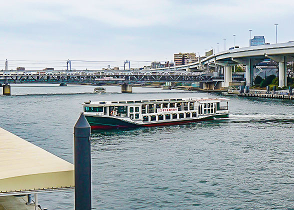 Boat on Sumida River