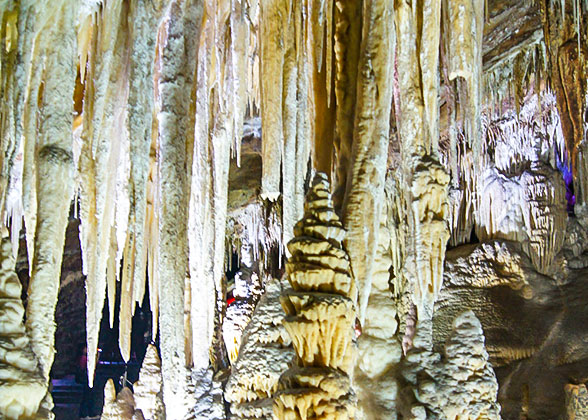Mawjymbuin Cave