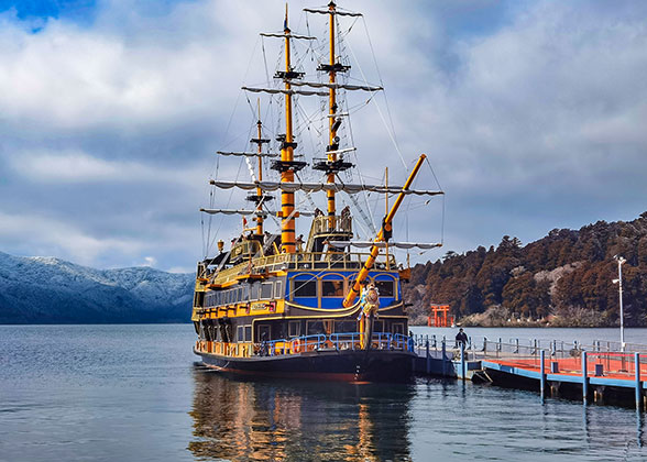 Hakone Pirate Ship