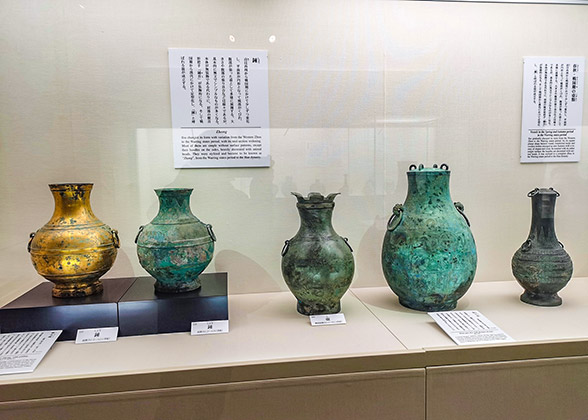 Exquisite bronze antiques