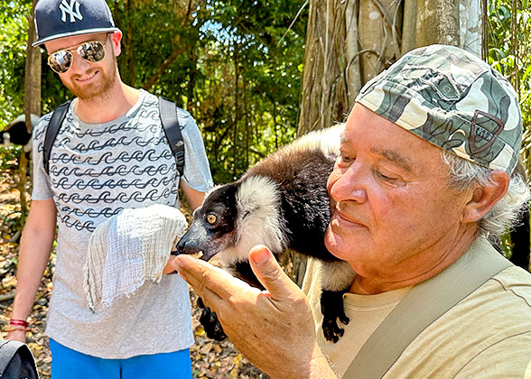 Close Contact with the Lemur