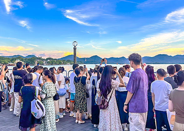Overtourism - Crowds at West Lake, Hangzhou