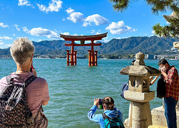 Floating Otorii Gate of Itsukushima Shrine