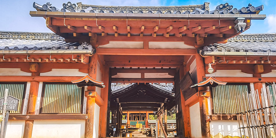 Himuro Shrine seen from the entrance