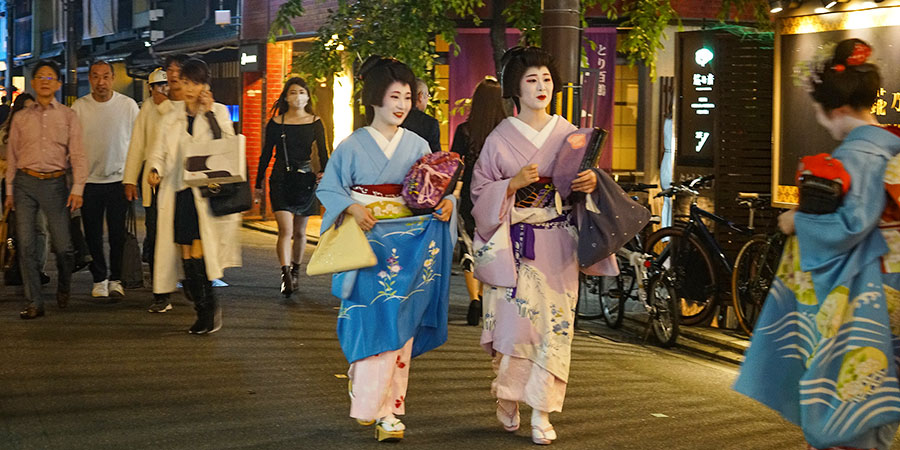 Appreciating Night View in Kimono