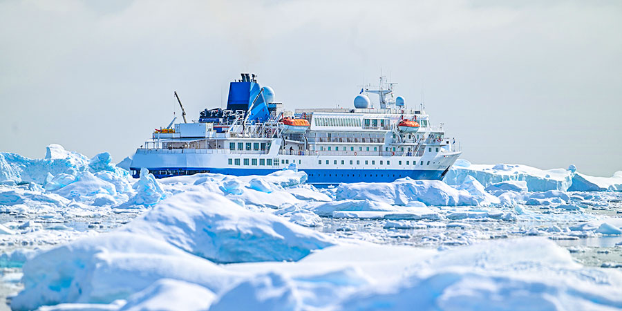 Abashiri Drift Ice Sightseeing & Icebreaker Ship