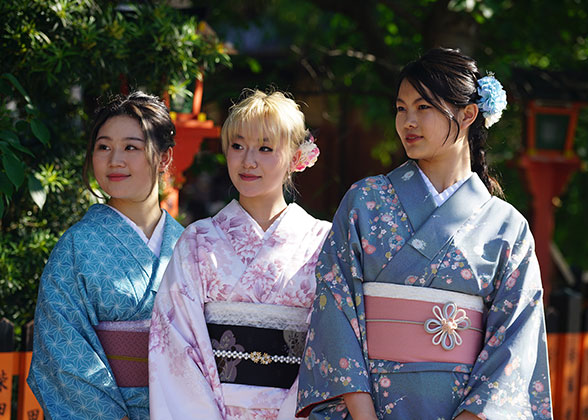 Tourists wearing kimono