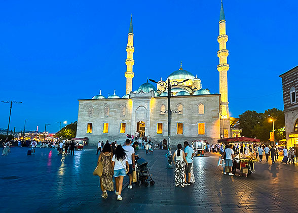Street Scene of Istanbul