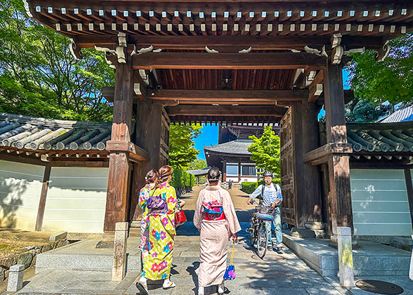 Katsuragi-Hitokotonushi Shrine