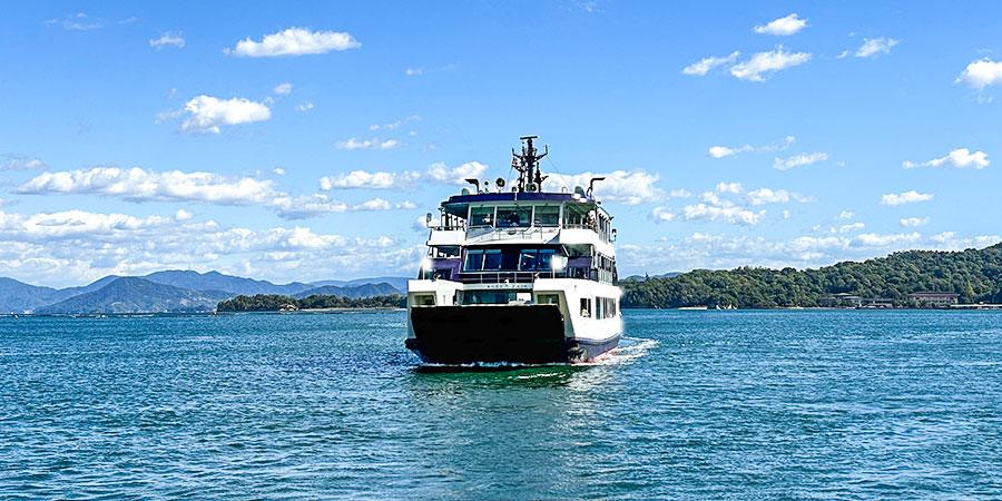 A cruise on Lake Akan