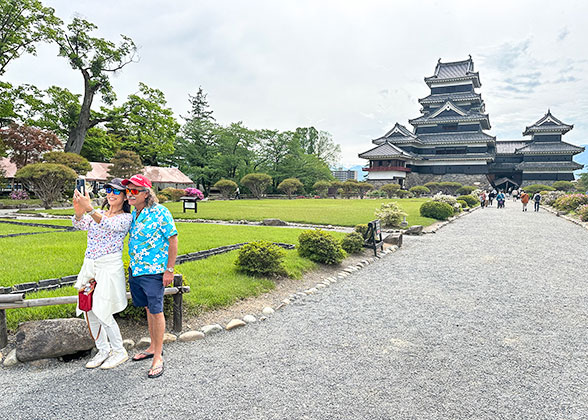 Mastsumoto Castle Honmaru Garden