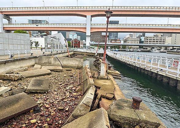 Earthquake Memorial Park in Meriken Park