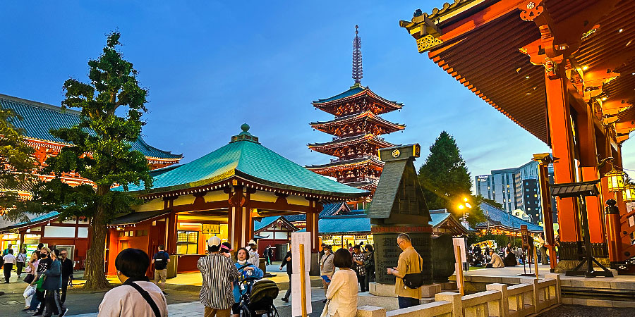 Night Visit to Senso-ji Temple, Tokyo