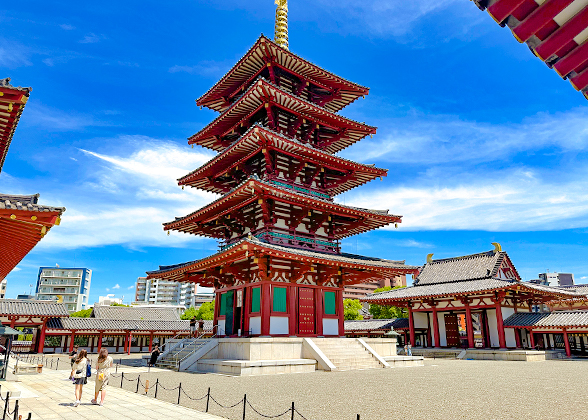 Shitennoji Temple in Osaka