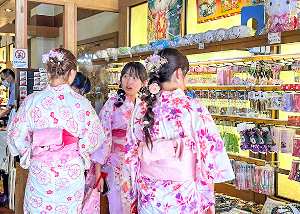 Customers in Otaru Orgel Museum
