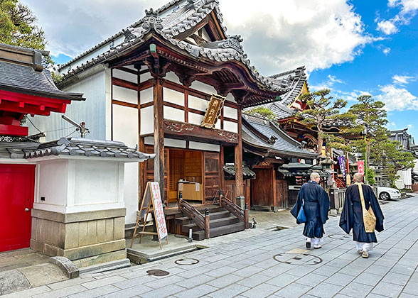 Monks in Zenko-Ji Temple
