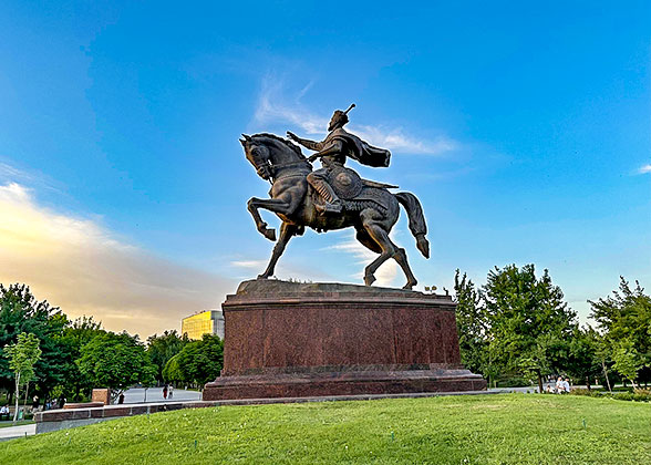 Amir Temur Square in Tashkent
