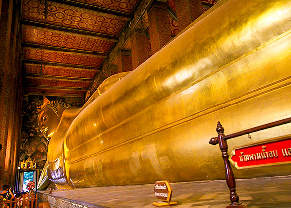 The Giant Buddha Statue in Wat Pho