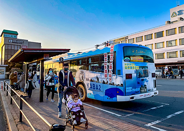 Taking Bus to Lake Yamanaka