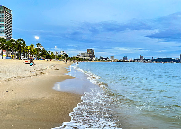 Coast of Ha Long Bay