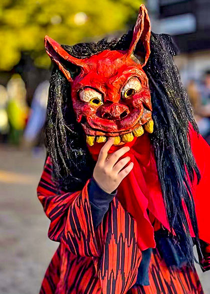 Cosplayer dressed as goblin