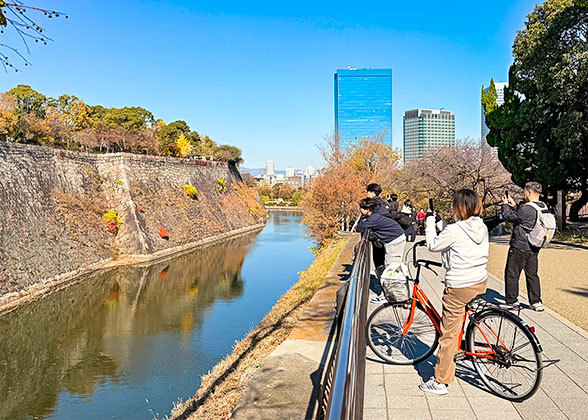 Cycling tour of Osaka Castle