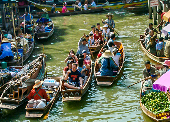 Damnoen Saduak Floating Market