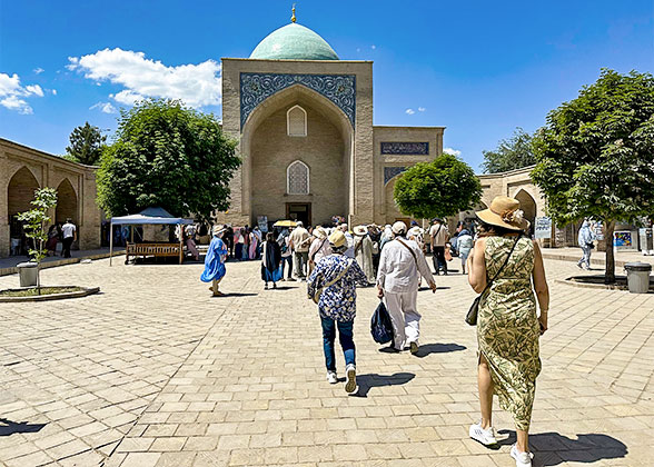 Hazrati Imam Complex