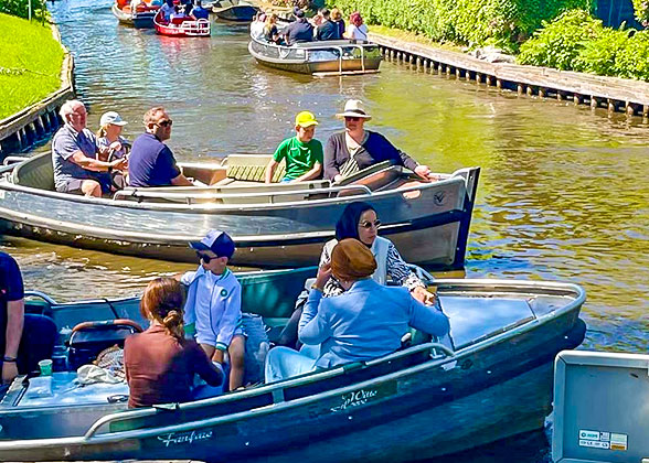 Giethoorn Canal Tour
