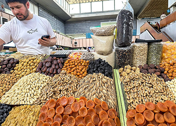 Green Bazaar, Almaty