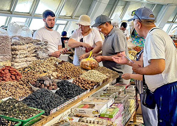 Green Bazaar, Almaty