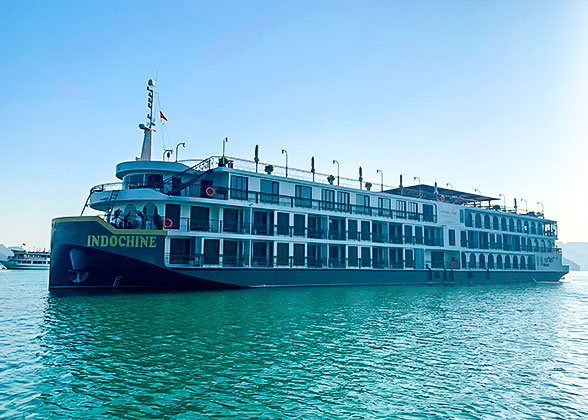 Ha Long Bay Cruise Ship