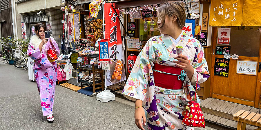 Girls in a Beautiful Kimono Girls in a Beautiful Kimono