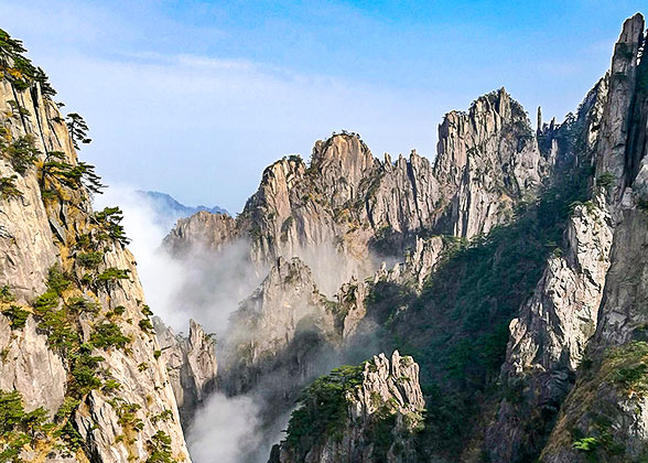 The Splendid Mt. Huangshan
