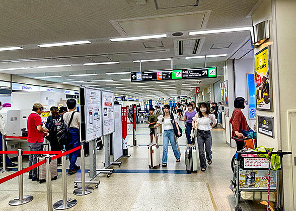 Increasing Tourists in Train Station