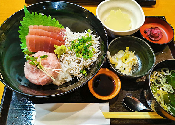 Appetizing Seafood in Omicho Market